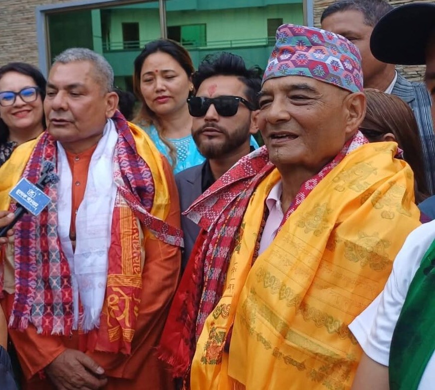 हिन्दु राज्य र राजसंस्था पुनर्स्थापना गर्ने उद्धेश्य सहित दुर्गा प्रसाईं र डा.धवलशम्शेर राणा बिच एकता ।