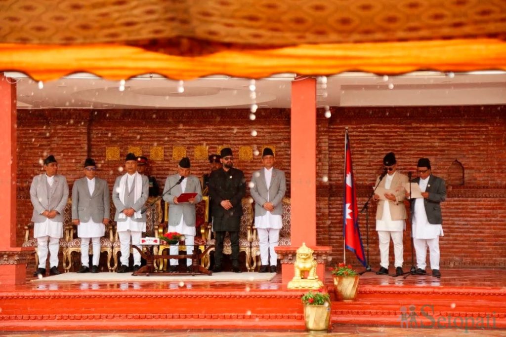 आज गृहमन्त्री र विज्ञान प्रविधि तथा नवप्रर्वतन मन्त्रीको शपथ पछि मन्त्रीहरुको फेरियो वरीयताक्रम ।